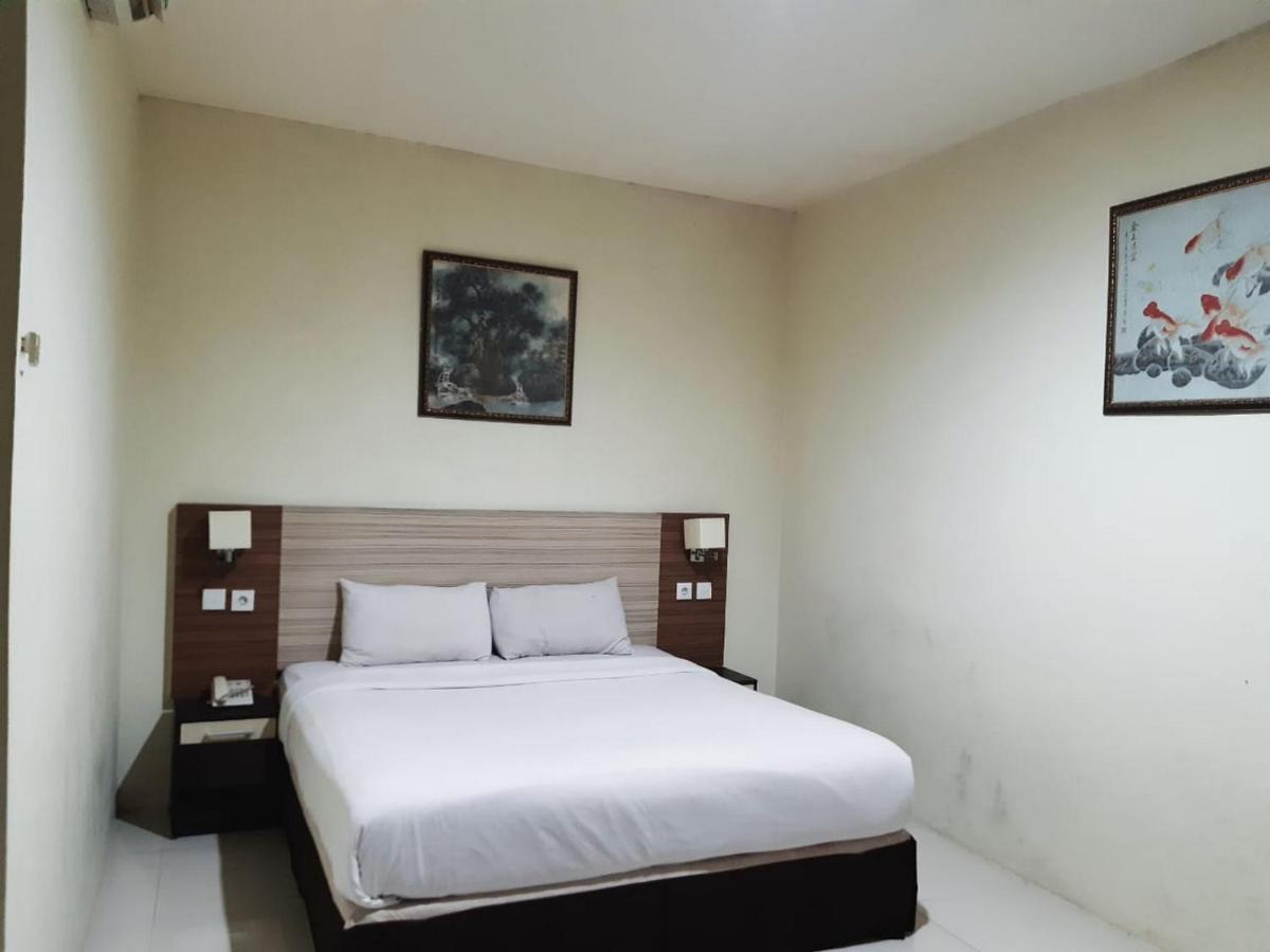 Agraha Andalas Hotel Makassar Exterior photo