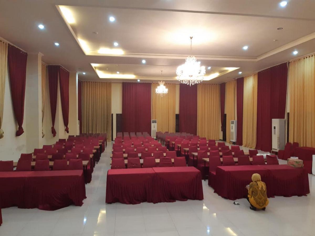 Agraha Andalas Hotel Makassar Exterior photo