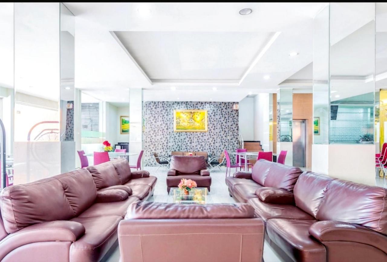 Agraha Andalas Hotel Makassar Exterior photo