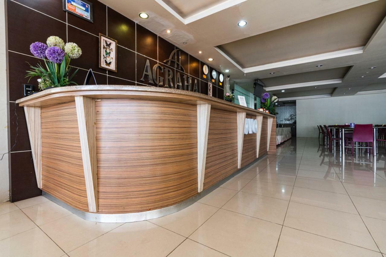 Agraha Andalas Hotel Makassar Exterior photo