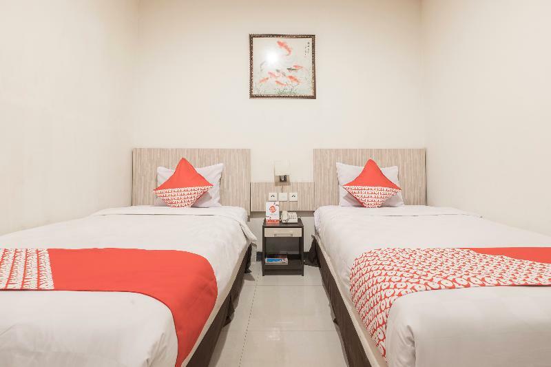 Agraha Andalas Hotel Makassar Exterior photo